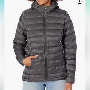 Lightweight Long-Sleeve Full-Zip Water-Resistant Packable Hooded Puffer Jacket